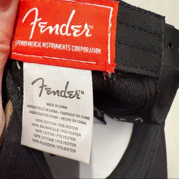 NWT Fender Black Hat Red Logo Camouflage Brim Flatbill SnapBack Hat, One Size - Picture 4 of 5